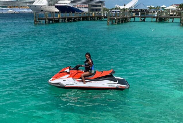 4-Hour Tour in Bahamas with Jet Ski and Swimming with Pigs